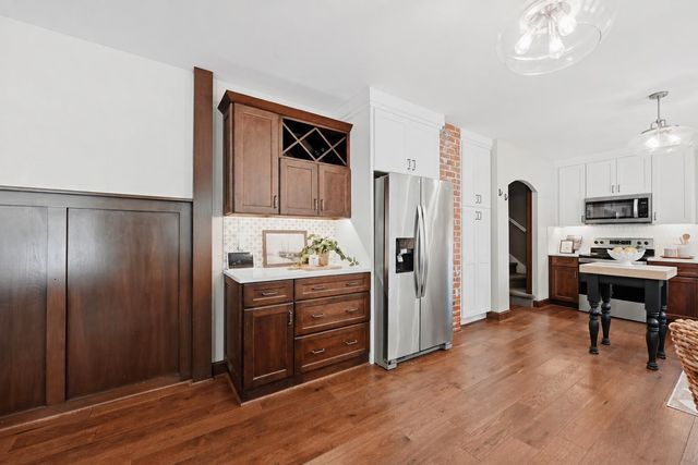 3330 Country Club Pl, Wichita, KS 67208