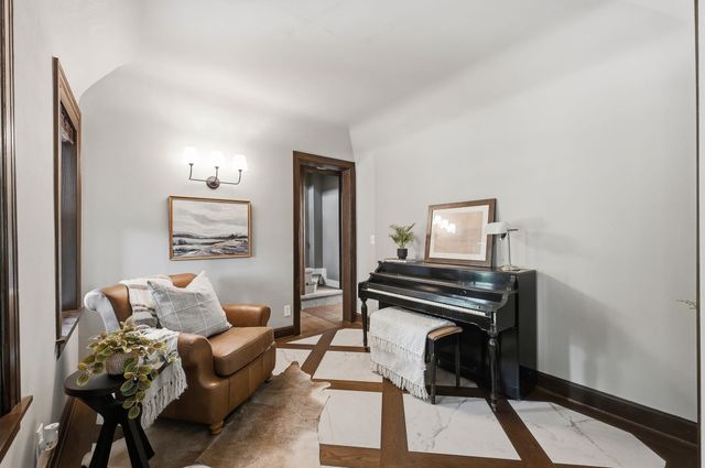3330 Country Club Pl, Wichita, KS 67208