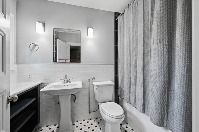 3330 Country Club Pl, Wichita, KS 67208