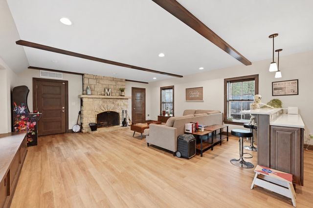 3330 Country Club Pl, Wichita, KS 67208