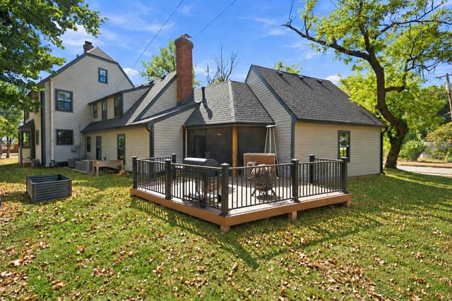 3330 Country Club Pl, Wichita, KS 67208