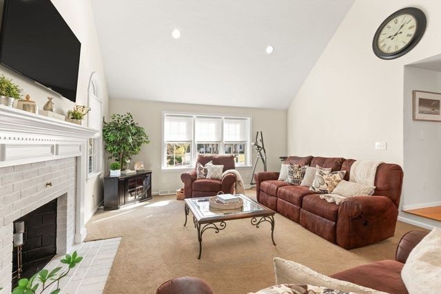 20 Cornerstone Dr, Easton, MA 02356