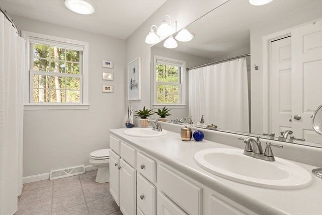 20 Cornerstone Dr, Easton, MA 02356