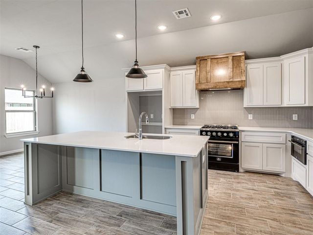 628 Honey Springs Lane, Shawnee, OK 74804
