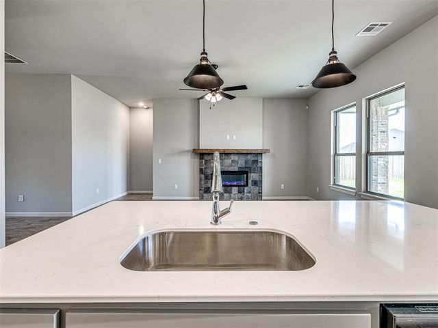 628 Honey Springs Lane, Shawnee, OK 74804