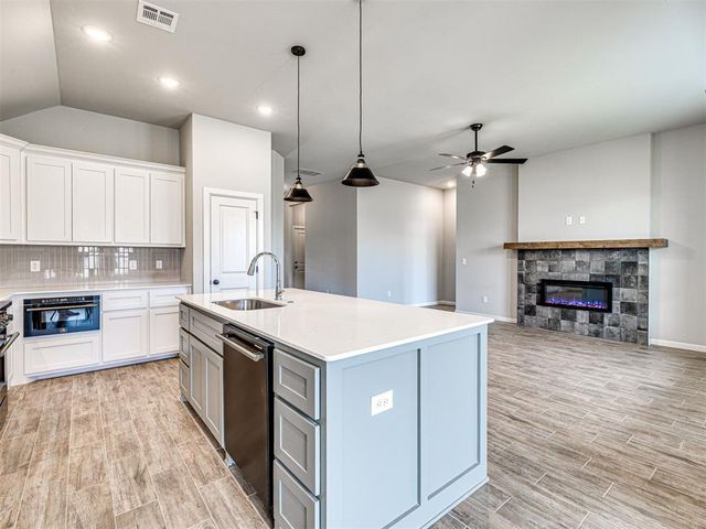 628 Honey Springs Lane, Shawnee, OK 74804