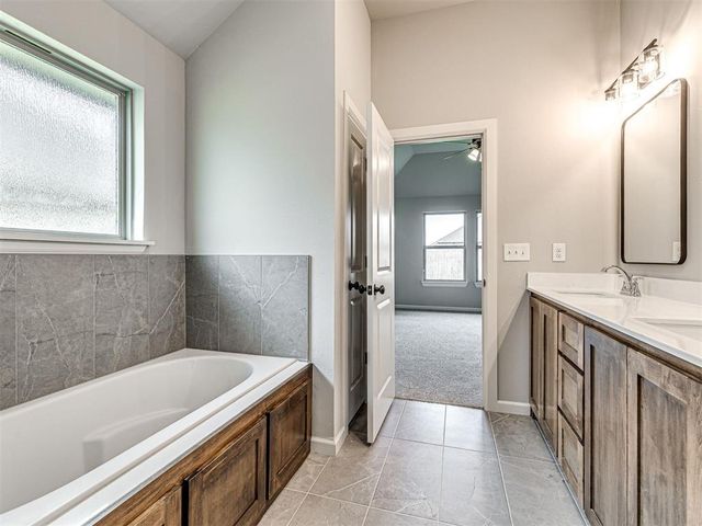 628 Honey Springs Lane, Shawnee, OK 74804