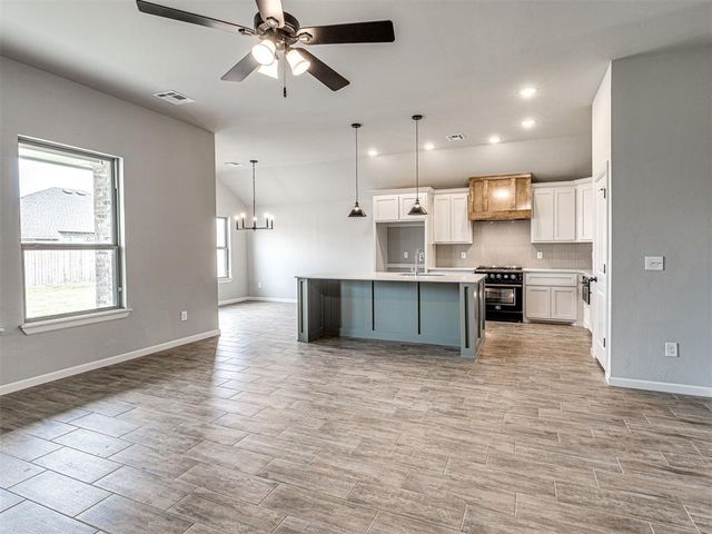 628 Honey Springs Lane, Shawnee, OK 74804