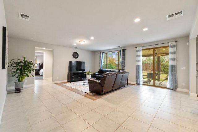 7330 E Princeton Avenue, Fresno, CA 93737