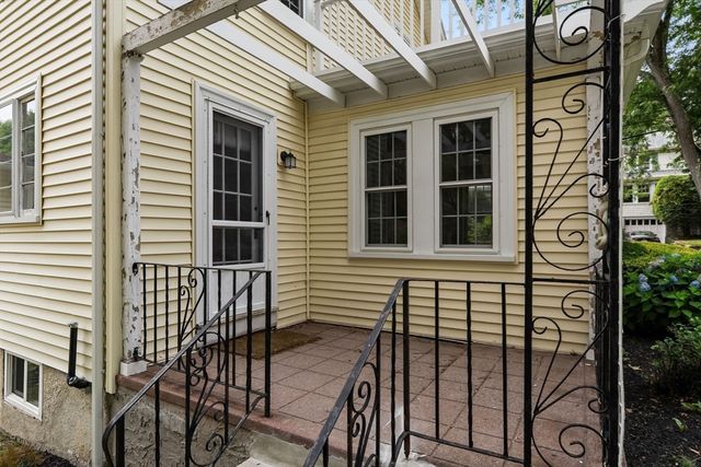 67 Ronald Road, Arlington, MA 02474