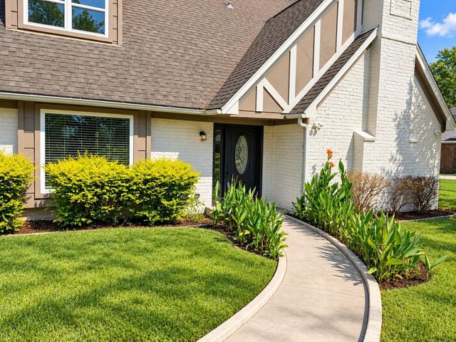 740 River Plantation Drive, Conroe, TX 77302