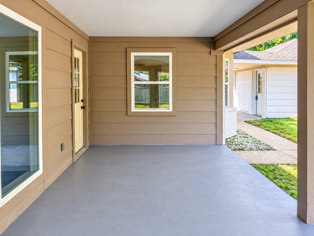 740 River Plantation Drive, Conroe, TX 77302