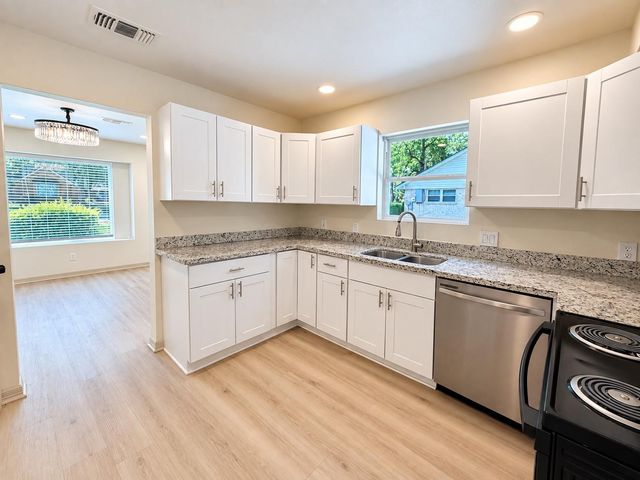 740 River Plantation Drive, Conroe, TX 77302