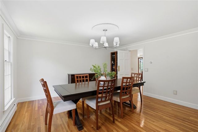 60 Fox Run, East Greenwich, RI 02818
