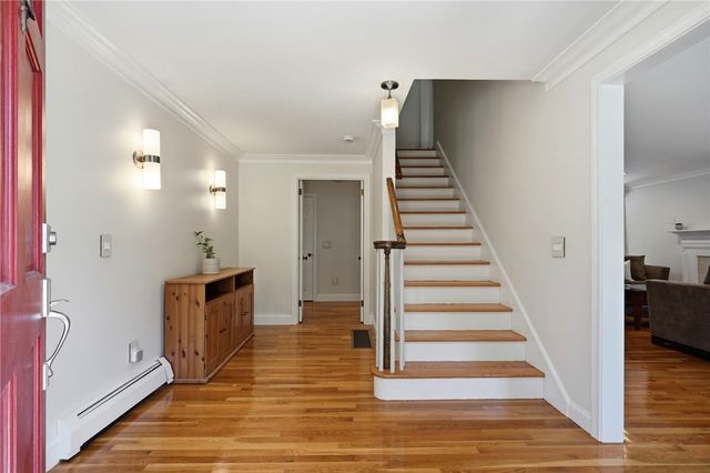 60 Fox Run, East Greenwich, RI 02818