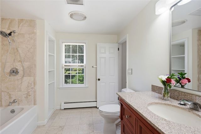 60 Fox Run, East Greenwich, RI 02818
