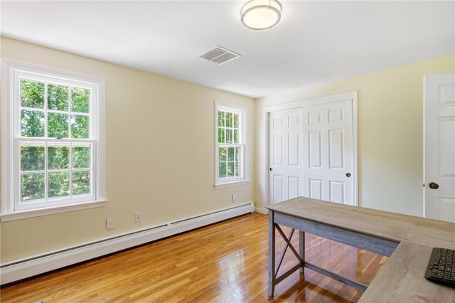 60 Fox Run, East Greenwich, RI 02818