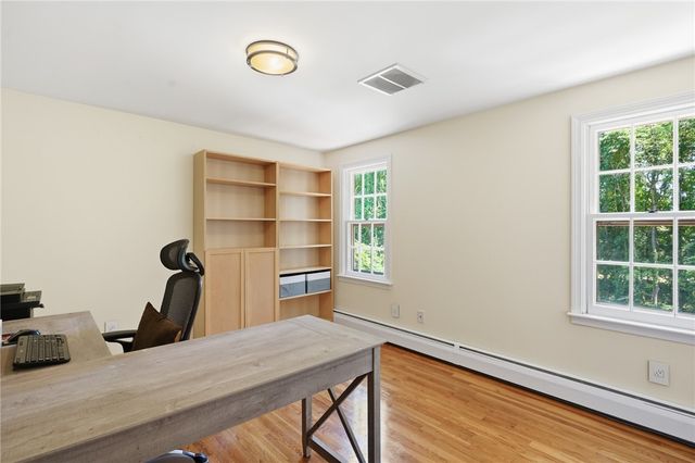 60 Fox Run, East Greenwich, RI 02818