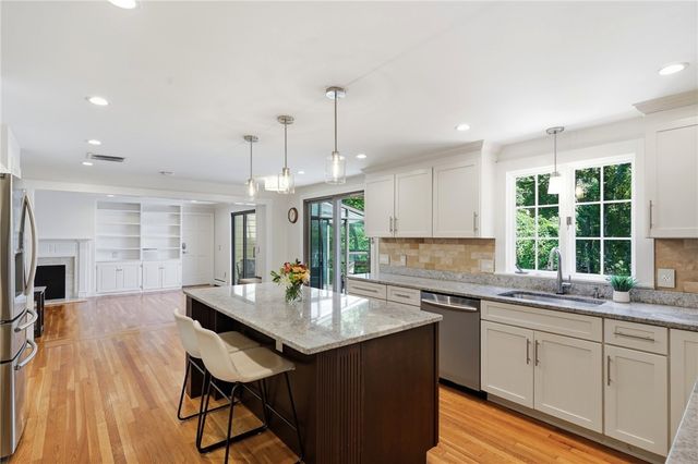 60 Fox Run, East Greenwich, RI 02818