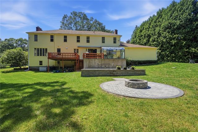 60 Fox Run, East Greenwich, RI 02818