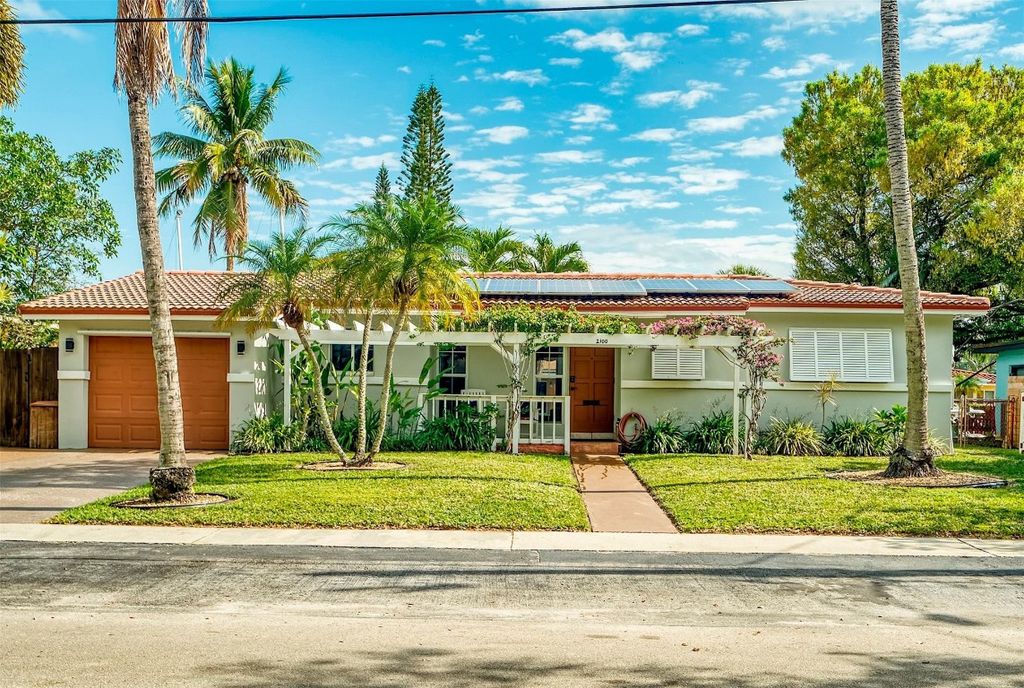 2100 SW 23rd Terrace, Fort Lauderdale, FL 33312
