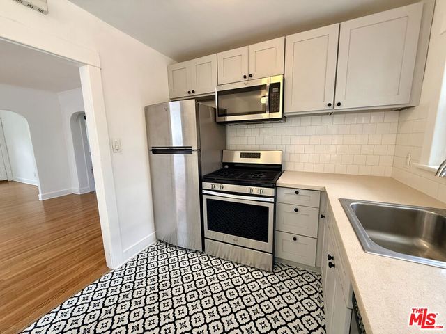 2471 W Avenue 32, Los Angeles, CA 90065