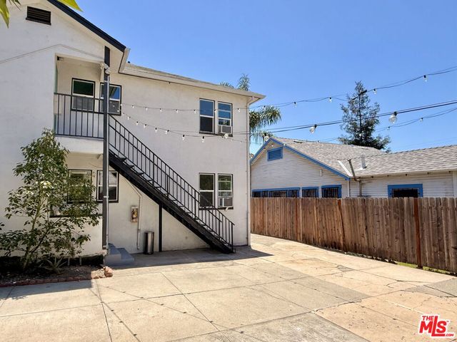 2471 W Avenue 32, Los Angeles, CA 90065