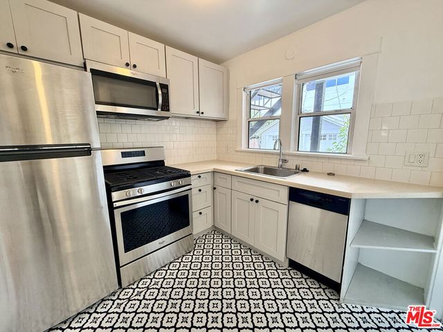 2471 W Avenue 32, Los Angeles, CA 90065
