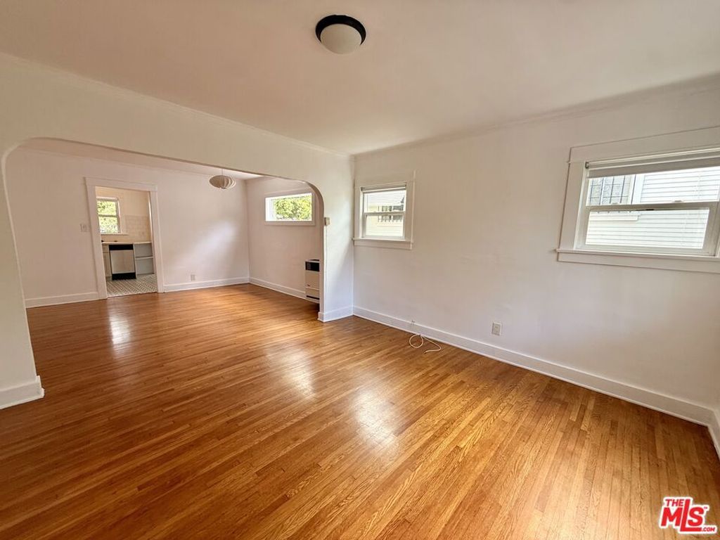 2471 W Avenue 32, Los Angeles, CA 90065