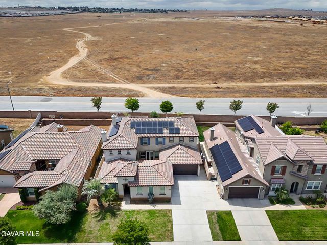 5702 Segovia Way, Bakersfield, CA 93306
