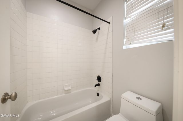 5702 Segovia Way, Bakersfield, CA 93306