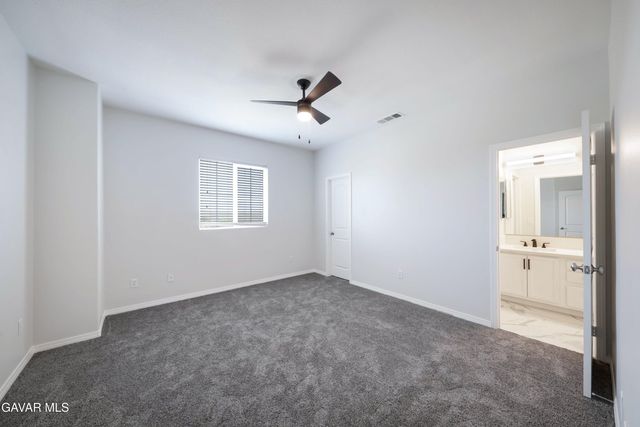 5702 Segovia Way, Bakersfield, CA 93306
