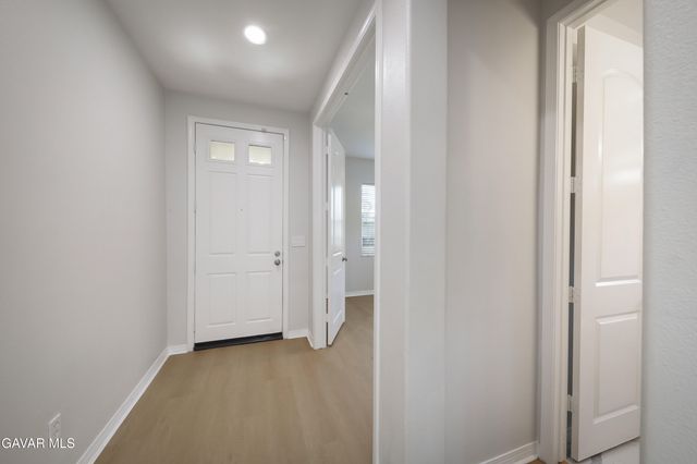 5702 Segovia Way, Bakersfield, CA 93306