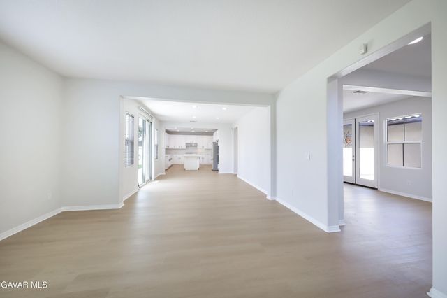5702 Segovia Way, Bakersfield, CA 93306