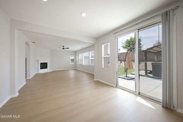 5702 Segovia Way, Bakersfield, CA 93306
