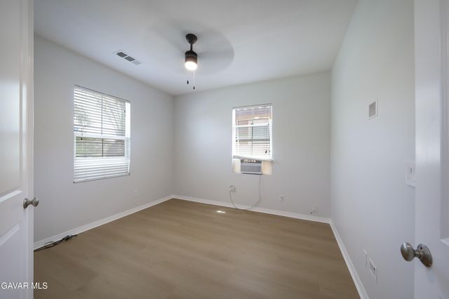 5702 Segovia Way, Bakersfield, CA 93306