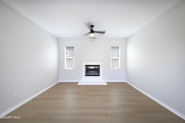 5702 Segovia Way, Bakersfield, CA 93306