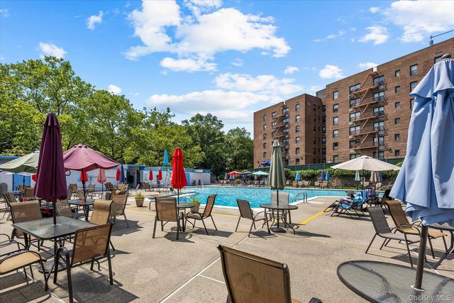 80-35 Springfield Blvd 1M, Queens Village, NY 11427