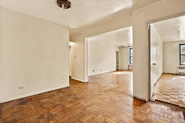 80-35 Springfield Blvd 1M, Queens Village, NY 11427