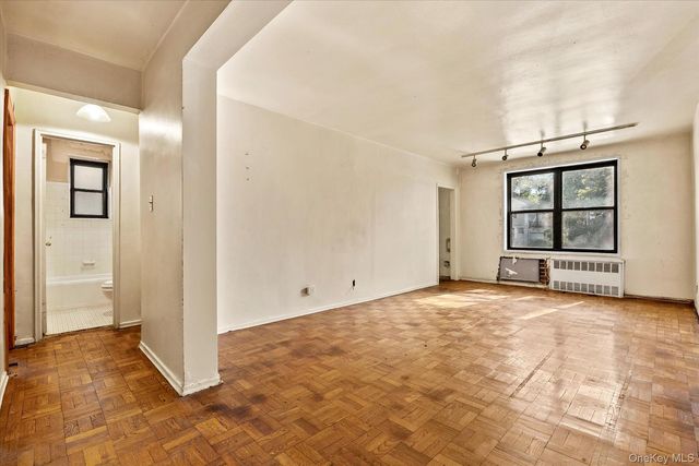 80-35 Springfield Blvd 1M, Queens Village, NY 11427