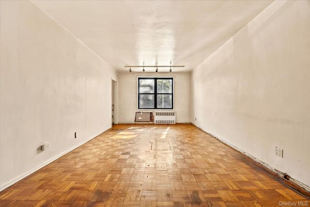 80-35 Springfield Blvd 1M, Queens Village, NY 11427