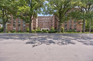 80-35 Springfield Blvd 1M, Queens Village, NY 11427