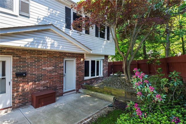 6484 State Road D6, Parma, OH 44134