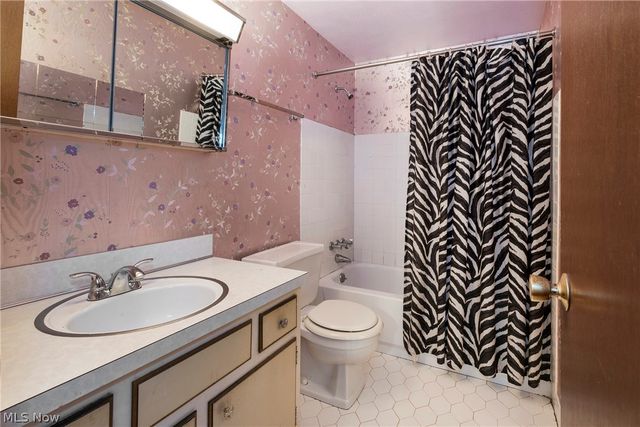 6484 State Road D6, Parma, OH 44134