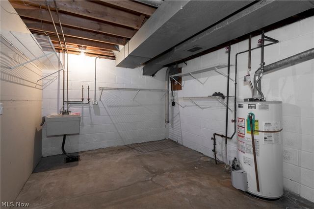 6484 State Road D6, Parma, OH 44134