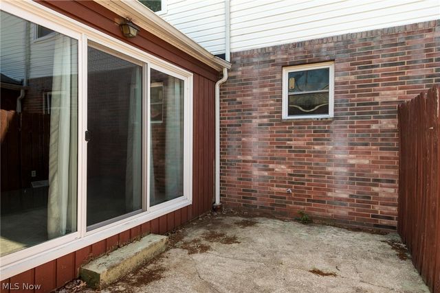 6484 State Road D6, Parma, OH 44134