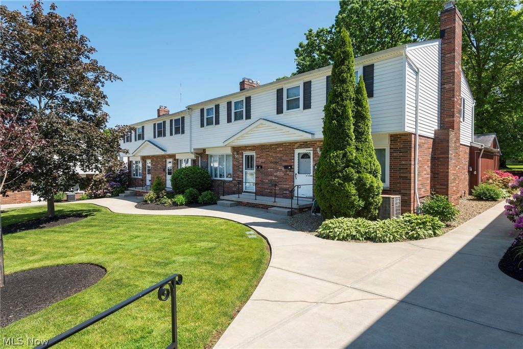 6484 State Road D6, Parma, OH 44134
