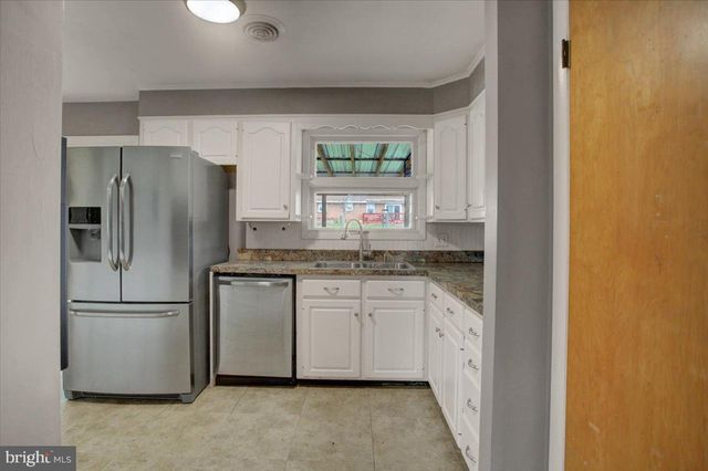 353 TOWN DR, Greencastle, PA 17225