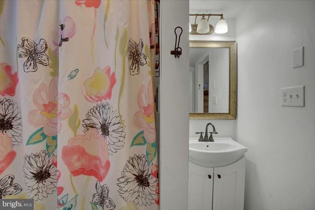 353 TOWN DR, Greencastle, PA 17225