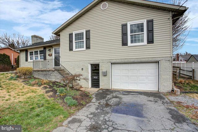 353 TOWN DR, Greencastle, PA 17225